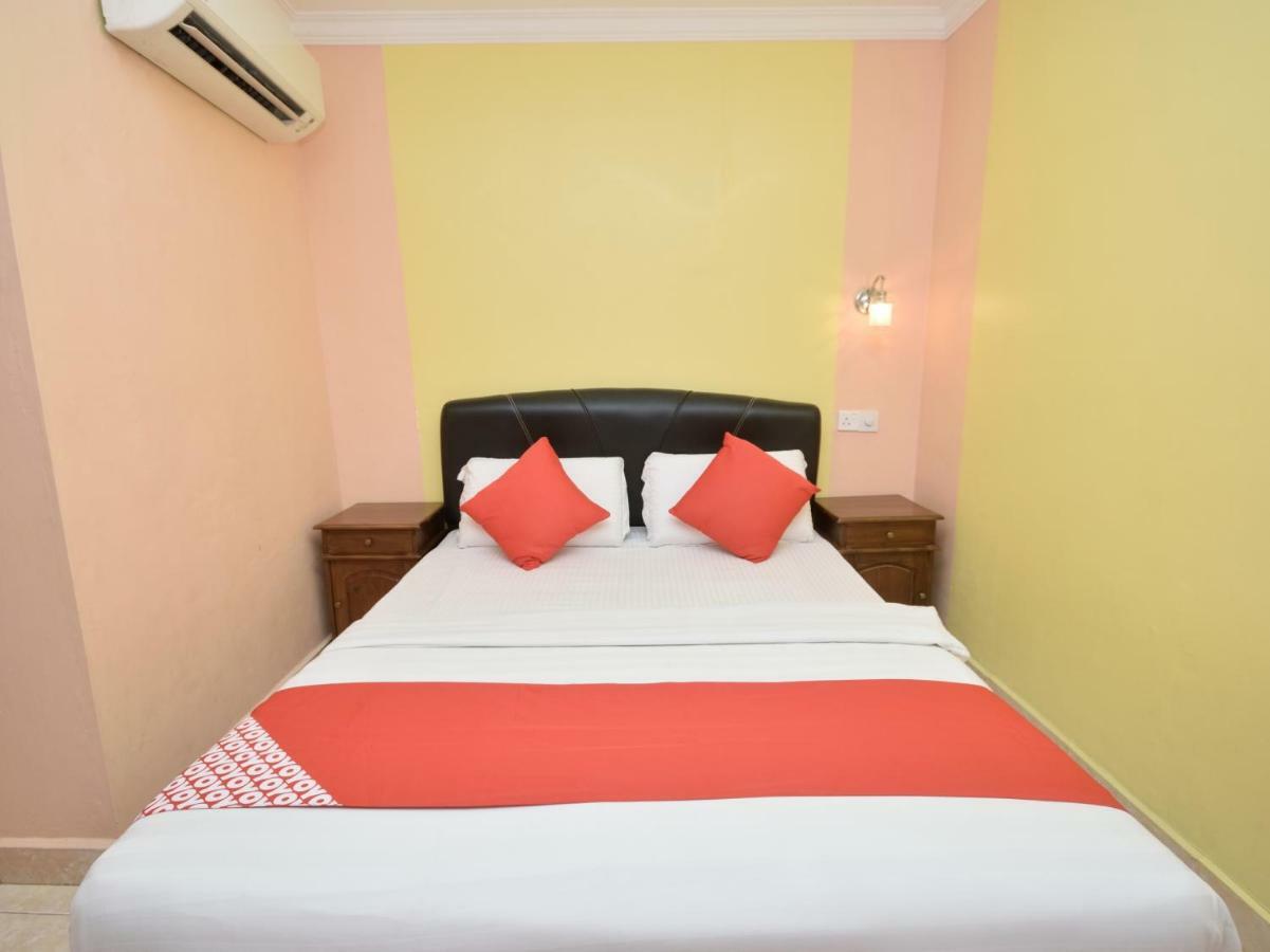Oyo 892 Hotel Grand Nadia Лабуан Экстерьер фото
